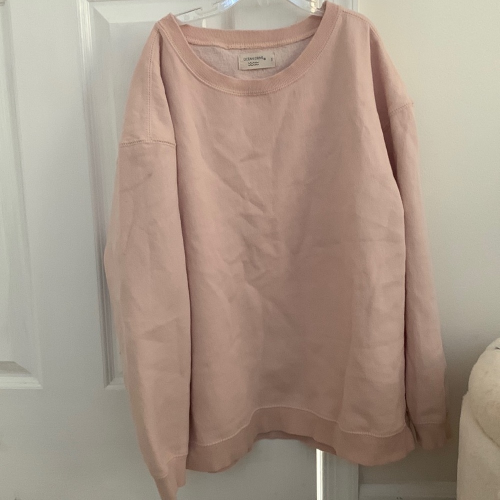 pink pullover/crewneck